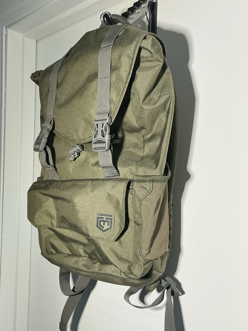 Cannae Olive Green Canvas Backpack with Dark Gray Straps - Picture 2 of 4